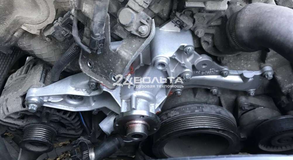 Замена помпы Мерседес